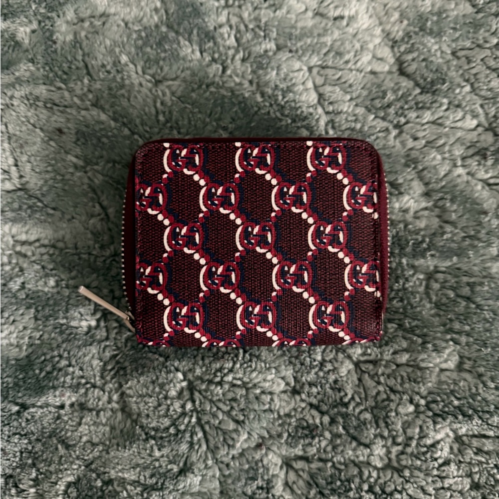 GUCCI Gg shadow monogram card zip around wallet